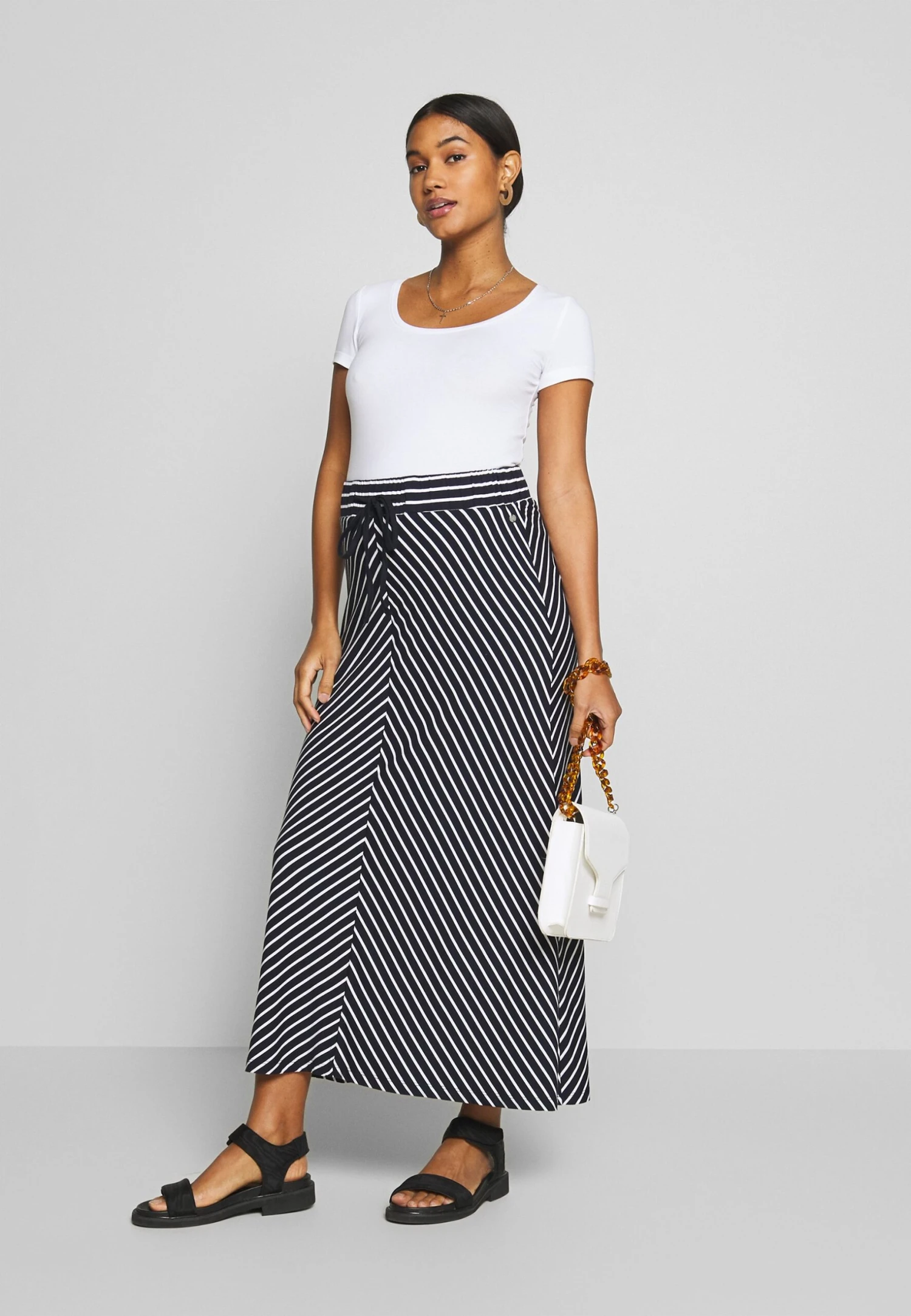 3Er Pack - T-Shirt Basic - White/Black/Dark Grey 2 3Er Pack - T-Shirt Basic - White/Black/Dark Grey - Afbeelding 2