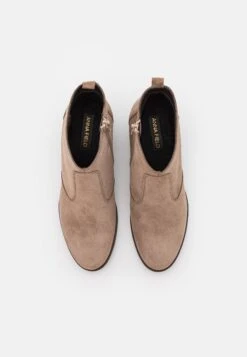 Leather - Cowboy-/Bikerlaarsjes - Taupe 11 Leather - Cowboy-/Bikerlaarsjes - Taupe -Anna Field Fashion Verkoop 31439f38e4674f7495916fa4d253a286